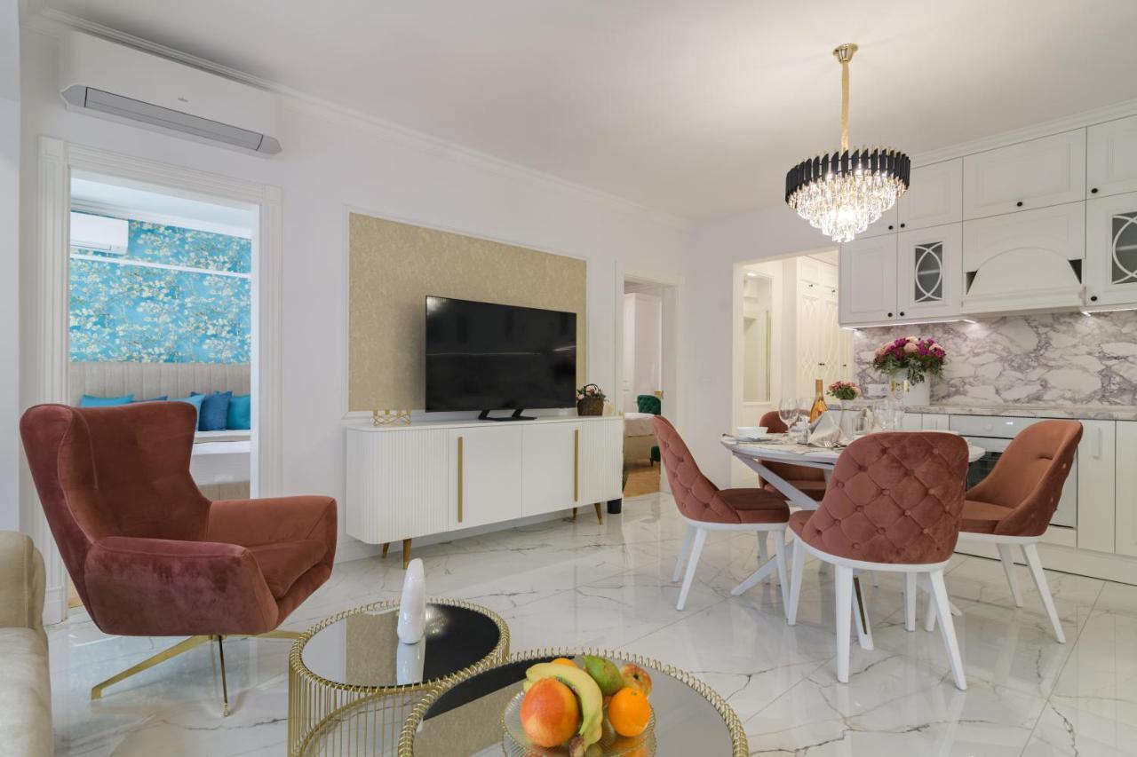 Лукс На Море Luxury Apartment In Downtown With Garage Warna Zewnętrze zdjęcie