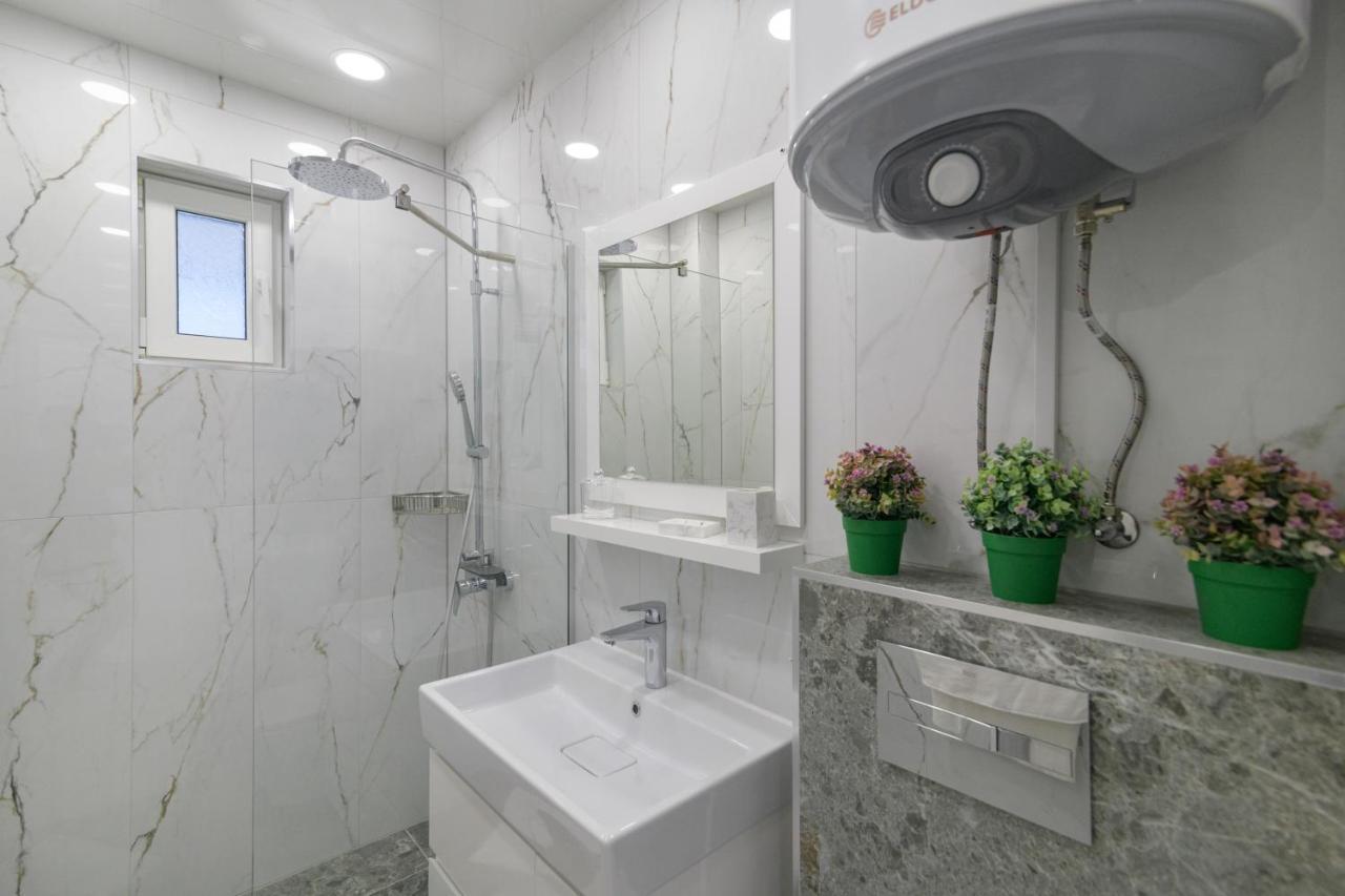Лукс На Море Luxury Apartment In Downtown With Garage Warna Zewnętrze zdjęcie